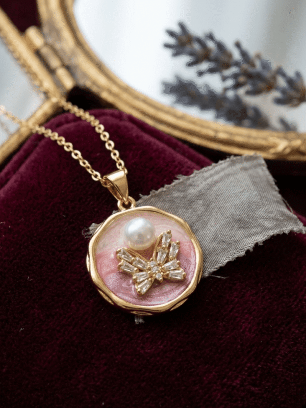 Elegant Pendant