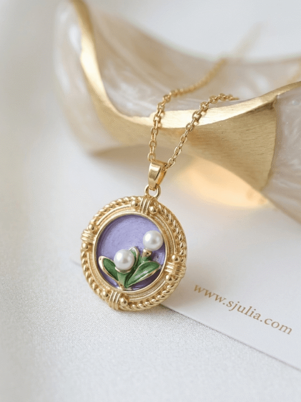 Elegant Pendant