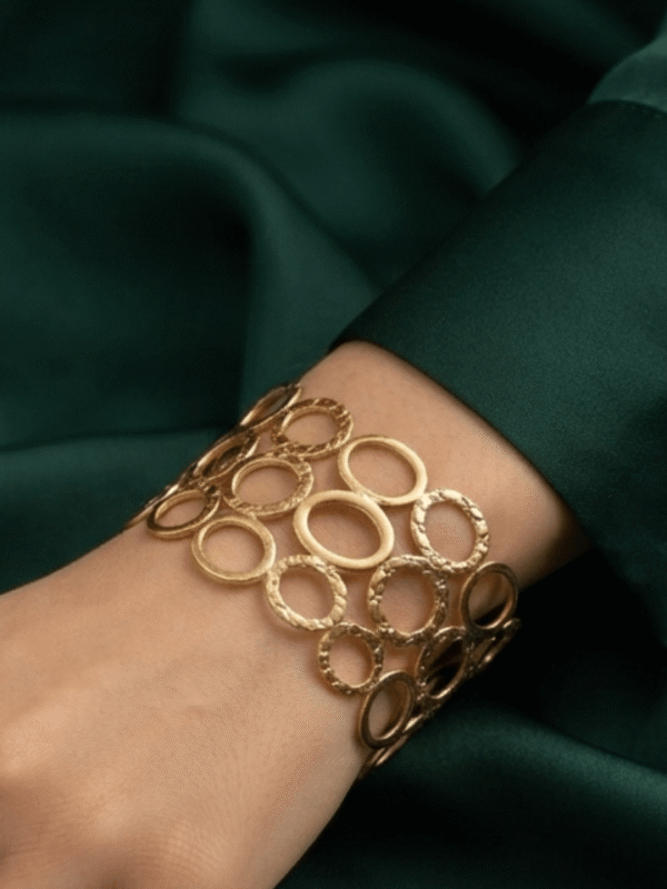Cercle — Gold Ring Link Cuff Bracelet worn on wrist