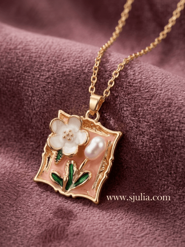 Elegant Pendant