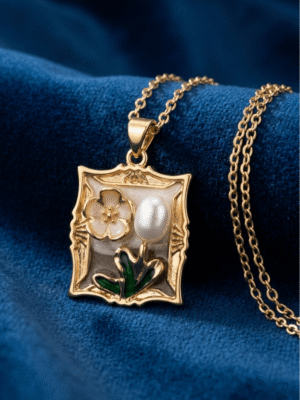 Elegant Pendant