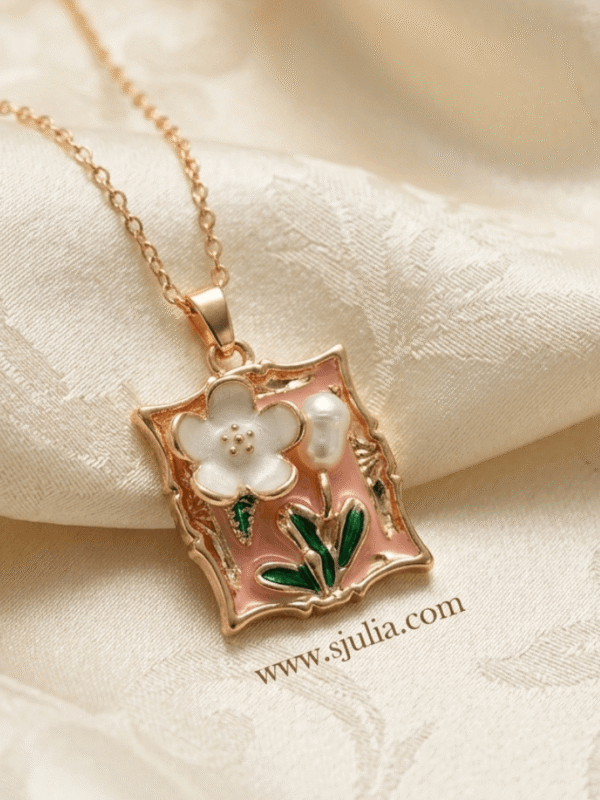 Elegant Pendant