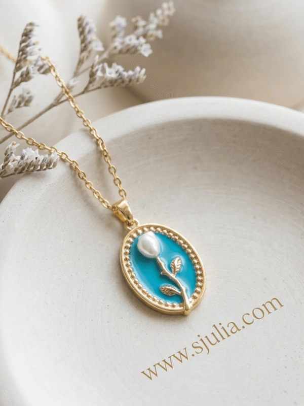 Elegant Pendant