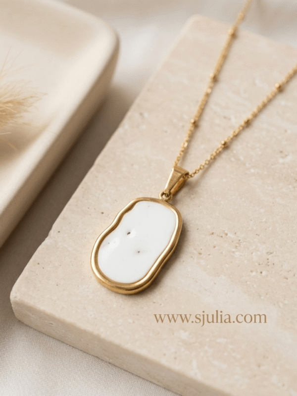 Elegant Pendant