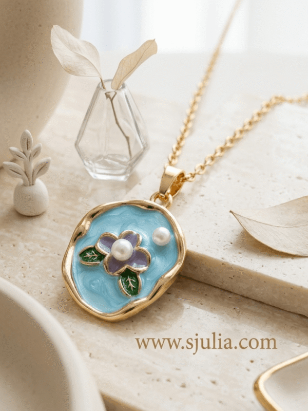 Elegant Pendant