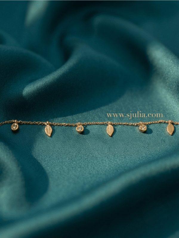 Barg Gold Leaf Crystal Charm Bracelet Barg Gold Leaf Crystal Charm Bracelet