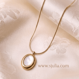 Nasreen – Gold Oval Pearl Pendant Necklace