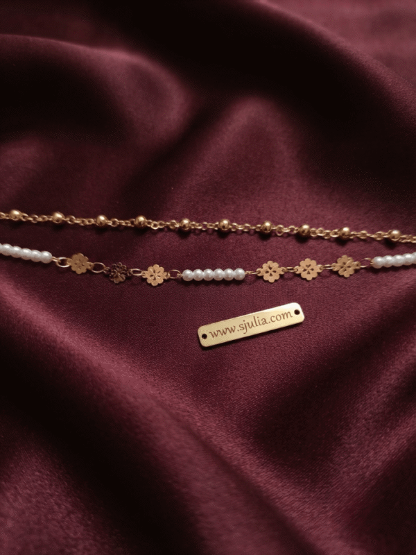 1 Luxe — Gold Charm Anklet