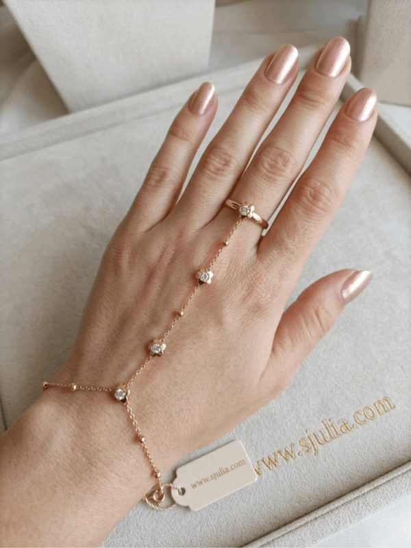 Stylish Hand Chain by Sjulia