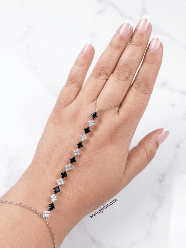 Stylish Hand Chain by Sjulia Stylish Hand Chain by Sjulia