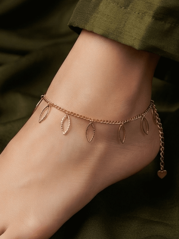 Zaitoon – Rose Gold Leaf Outline Anklet worn on ankle