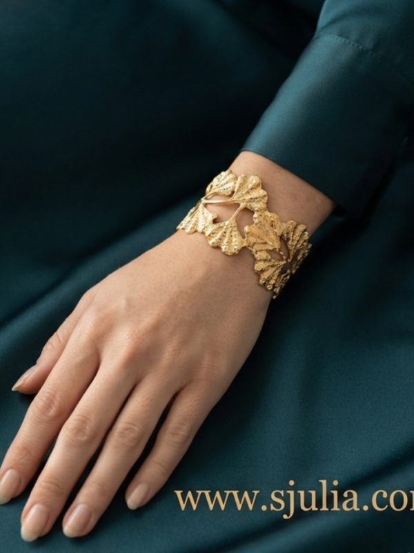 Layla – Leaf Motif Handcuff worn on wrist