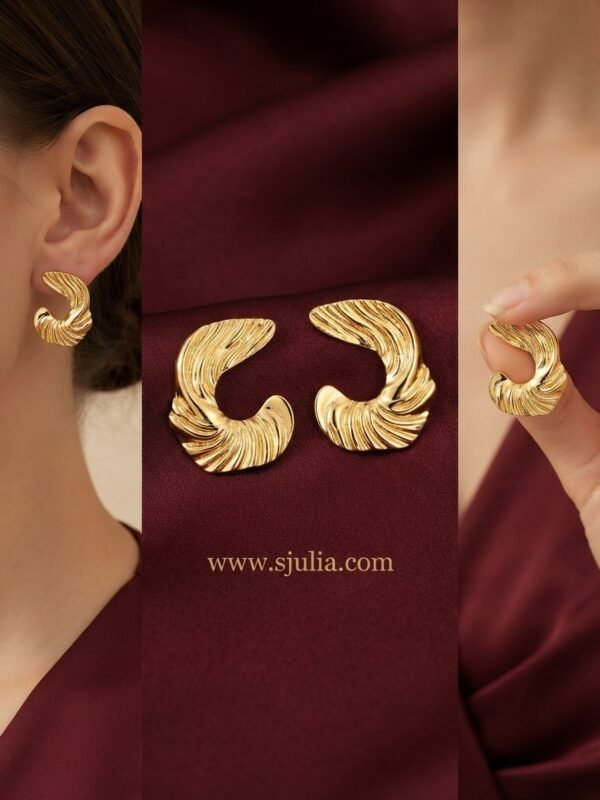 Zayla – Wave Swirl Gold Stud Earrings Zayla – Wave Swirl Gold Stud Earrings
