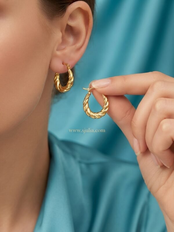 Farwa – Chunky Twist Gold Hoop Earrings Farwa – Chunky Twist Gold Hoop Earrings