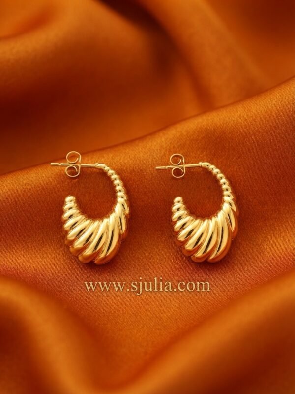 Zoha – Shrimp Ribbed Gold Hoop Earrings Zoha – Shrimp Ribbed Gold Hoop Earrings