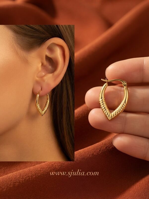 Zunaira – Pointed Ribbed Gold Hoop Earrings Zunaira – Pointed Ribbed Gold Hoop Earrings