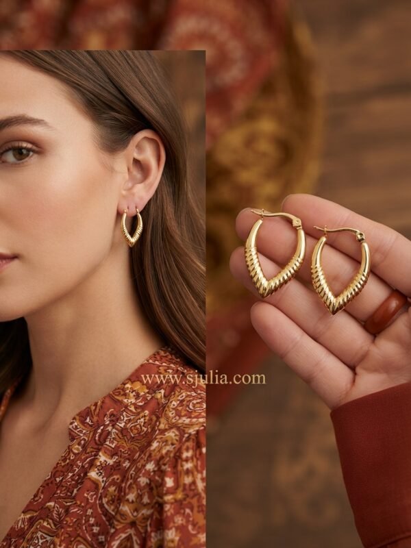 Zunaira – Pointed Ribbed Gold Hoop Earrings Zunaira – Pointed Ribbed Gold Hoop Earrings