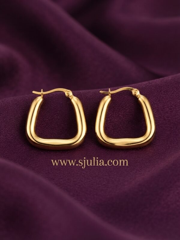 Nashwa – Geometric Trapezoid Gold Hoop Earrings Nashwa – Geometric Trapezoid Gold Hoop Earrings