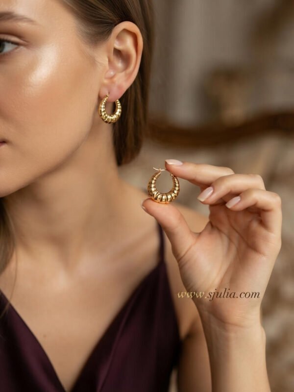 Noor – Ribbed Teardrop Gold Hoop Earrings Noor – Ribbed Teardrop Gold Hoop Earrings