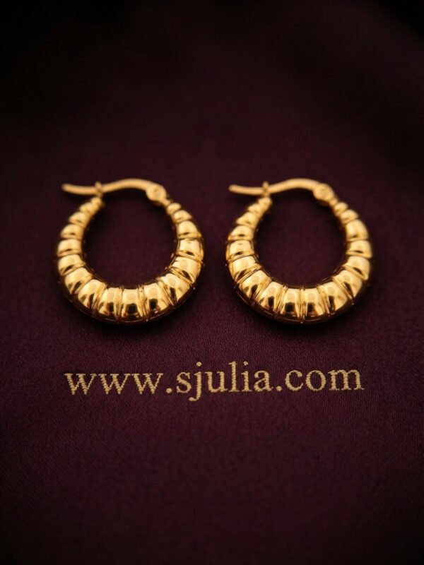 Noor – Ribbed Teardrop Gold Hoop Earrings Noor – Ribbed Teardrop Gold Hoop Earrings