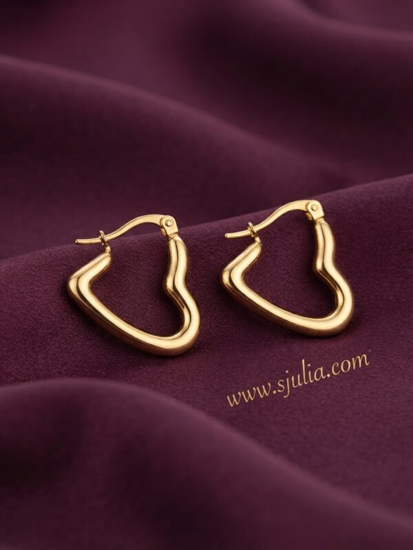 Rushna – Wavy Heart Gold Hoop Earrings Rushna – Wavy Heart Gold Hoop Earrings