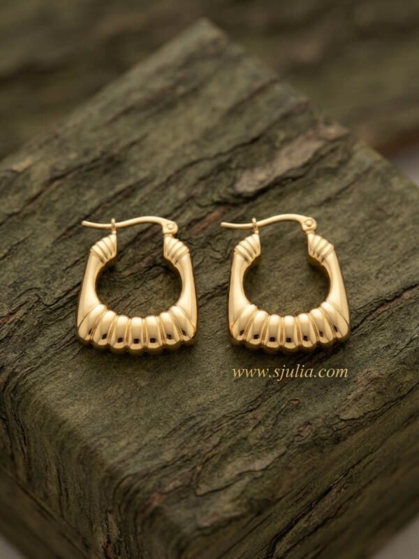Zoya – Ribbed Square Gold Hoop Earrings Zoya – Ribbed Square Gold Hoop Earrings
