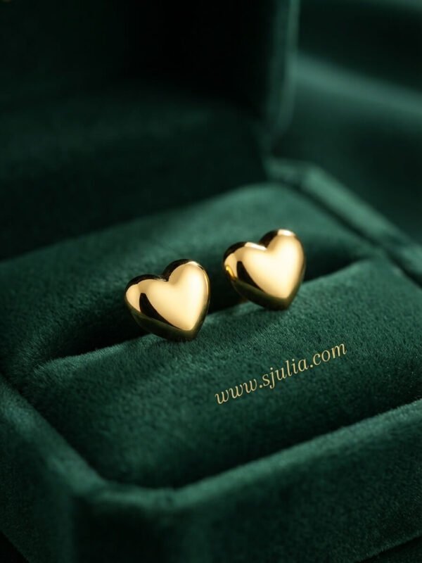 Meerab – Smooth Puffy Heart Gold Stud Earrings Meerab – Smooth Puffy Heart Gold Stud Earrings
