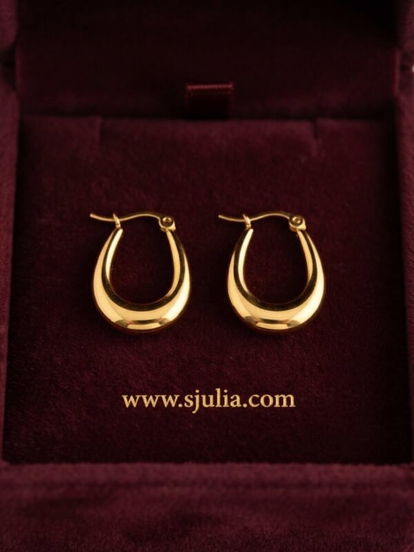 Mahnoor – Smooth Teardrop Gold Hoop Earrings Mahnoor – Smooth Teardrop Gold Hoop Earrings