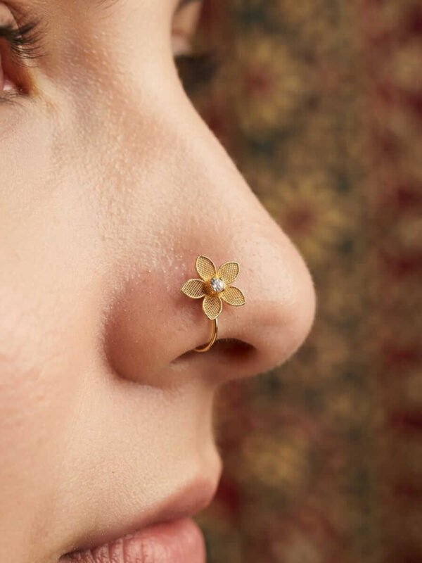 Yamin – Gold Floral Crystal Nose Ring Yamin – Gold Floral Crystal Nose Ring