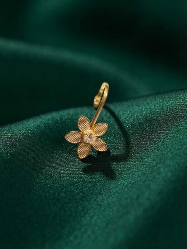 Yamin – Gold Floral Crystal Nose Ring Yamin – Gold Floral Crystal Nose Ring