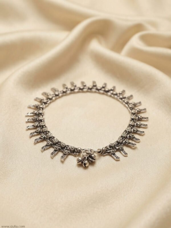 Noor – Oxidised Silver Dangle Anklet (Payal)