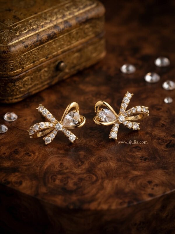 Sana – Gold Mint Crystal Bow Studs