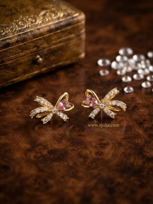 Sana – Gold Mint Crystal Bow Studs