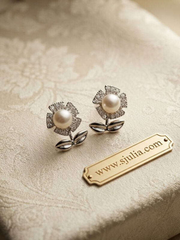 Meher – Gold Pearl Flower Stem Studs