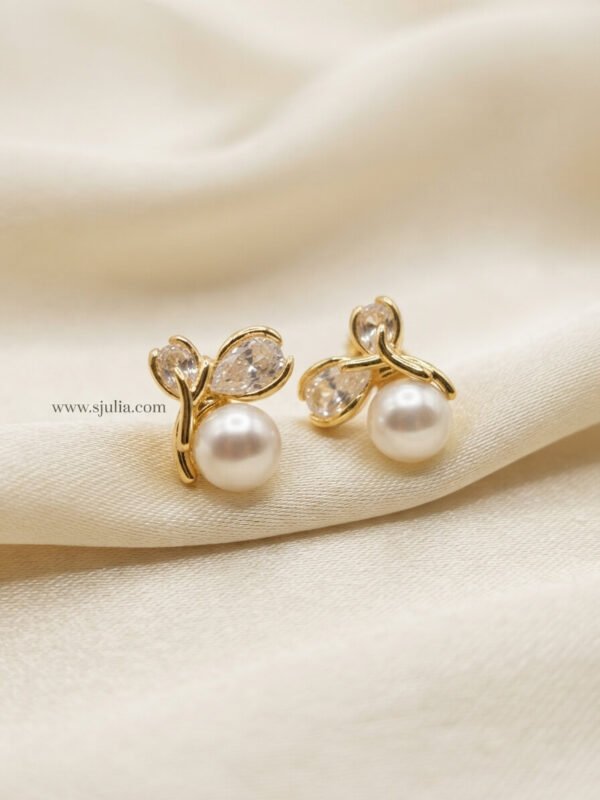 Elani – Gold Pearl Leaf Studs Elani – Gold Pearl Leaf Studs