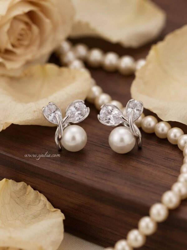 Elani – Gold Pearl Leaf Studs Elani – Gold Pearl Leaf Studs