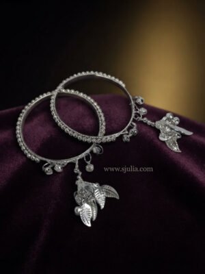 Laila – Silver Beaded Edge Leaf Charm Kara Laila – Silver Beaded Edge Leaf Charm Kara