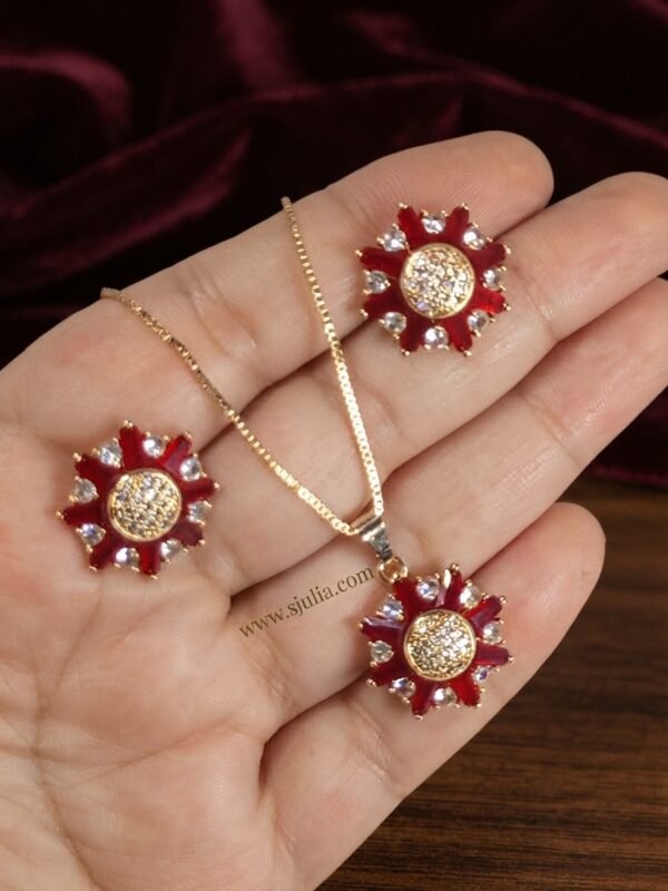 Yasmin – Gold Red Crystal Sunburst Pendant Set