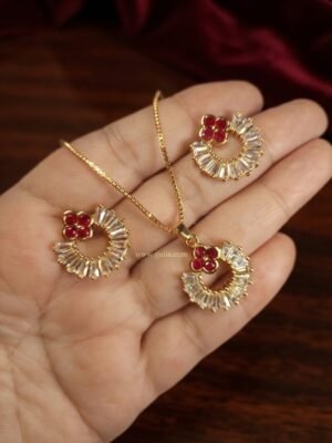 Iman – Gold Red Crystal Ring Halo Pendant Set Iman – Gold Red Crystal Ring Halo Pendant Set