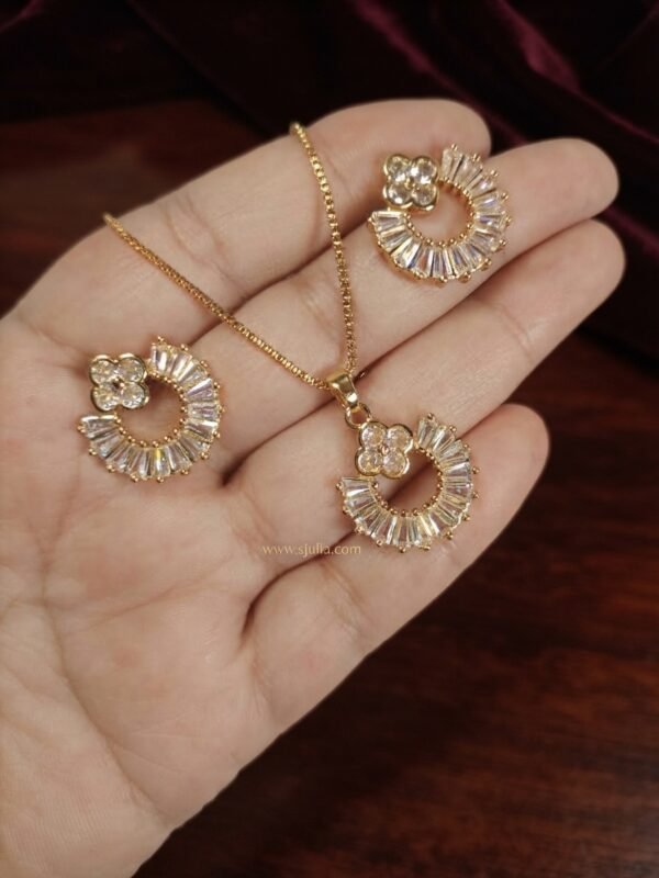 Iman – Gold Red Crystal Ring Halo Pendant Set Iman – Gold Red Crystal Ring Halo Pendant Set