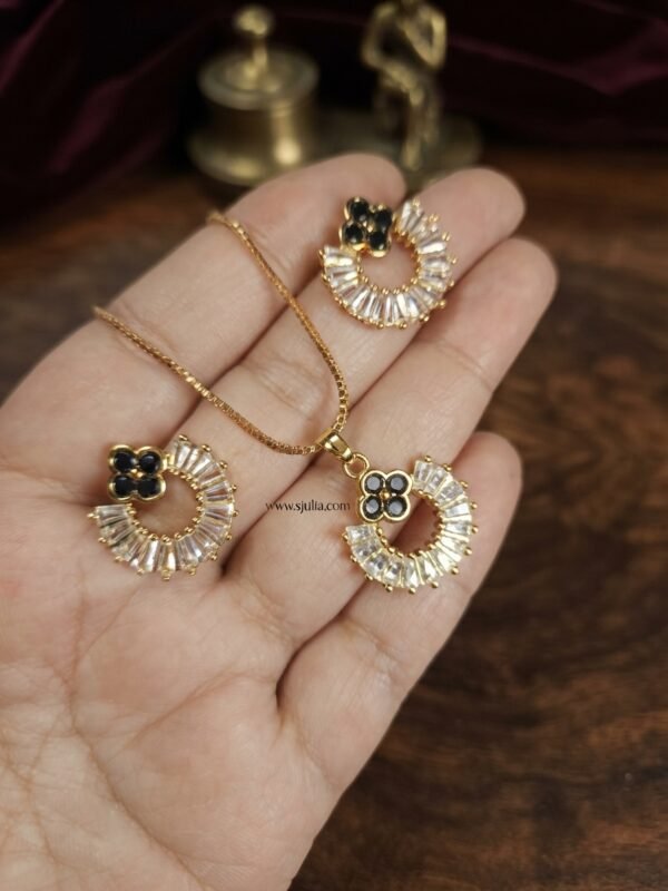 Iman – Gold Red Crystal Ring Halo Pendant Set Iman – Gold Red Crystal Ring Halo Pendant Set