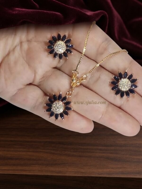 Selin – Gold Black Crystal Daisy Pendant Set Selin – Gold Black Crystal Daisy Pendant Set