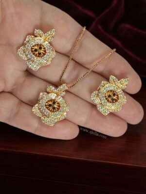 Farah – Gold Crystal Rose Pendant Set Farah – Gold Crystal Rose Pendant Set