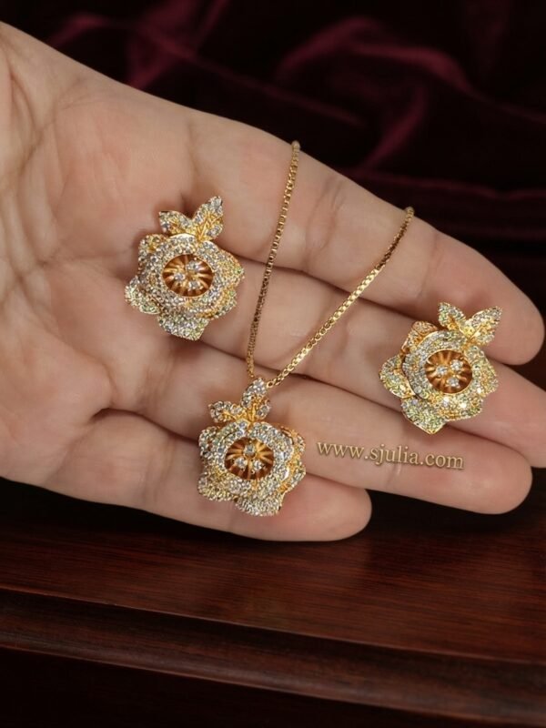 Farah – Gold Crystal Rose Pendant Set Farah – Gold Crystal Rose Pendant Set